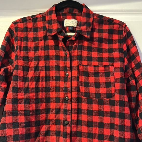 Universal Thread Plaid Flannel Shirt Red & Black - Picture 3 of 4